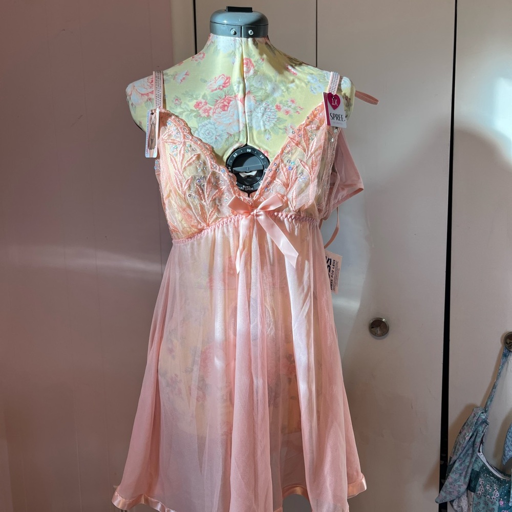 NWT Elegant Pink Lace Nightgown